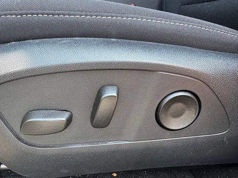 Used 2025 Chevrolet Equinox EV LT w/ Comfort Package FWD image 11