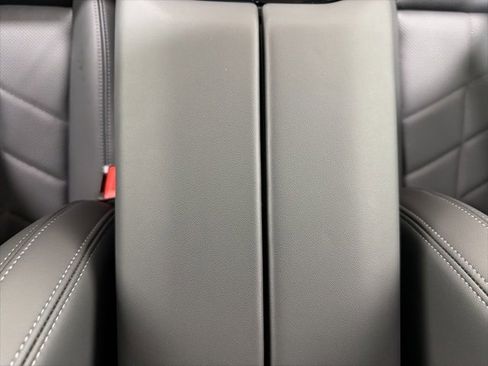 Used 2024 BMW 530i xDrive w/ Premium Package image 41