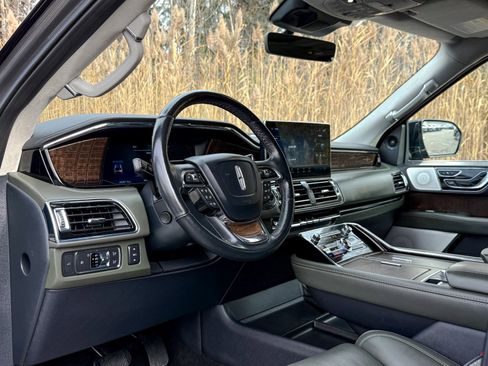 Used 2022 Lincoln Navigator Black Label image 16