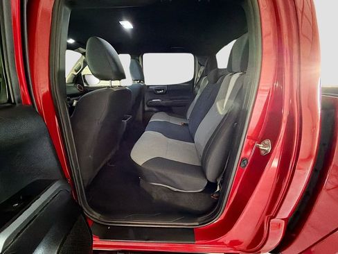 Used 2021 Toyota Tacoma TRD Sport w/ Technology Package image 26