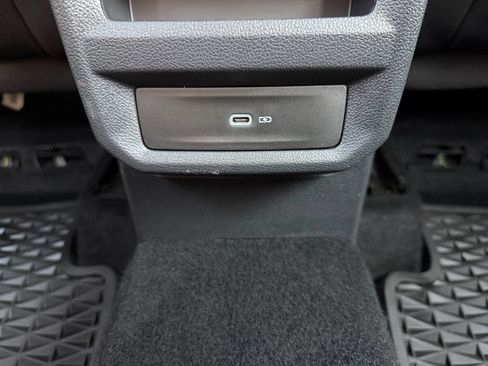 Used 2022 Volkswagen Taos SEL AWD/4WD image 30