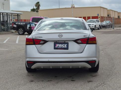 Used 2024 Nissan Altima 2.5 SV FWD image 6