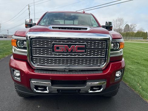 Used 2018 GMC Sierra 2500 Denali w/ Duramax Plus Package image 7
