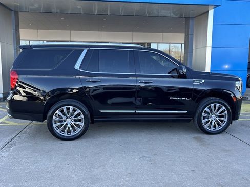 Used 2021 GMC Yukon Denali w/ Denali Premium Package image 2