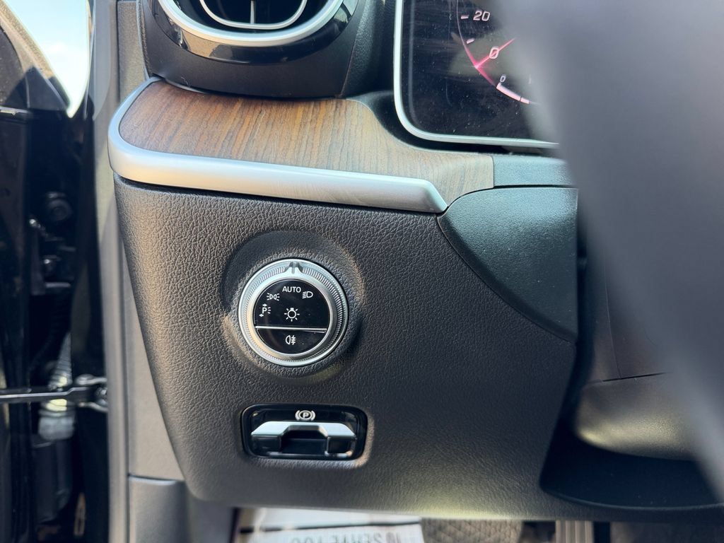 Certified 2024 Mercedes-Benz C 300 Sedan image 16