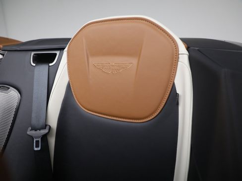 New 2026 Aston Martin DB12 Volante image 36