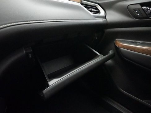 Used 2023 GMC Acadia SLE w/ Driver Convenience Package image 29