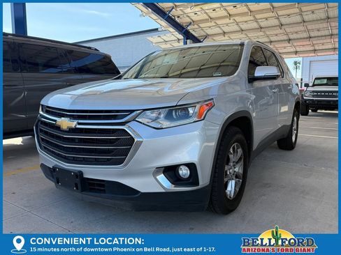Used 2019 Chevrolet Traverse LT FWD image 2