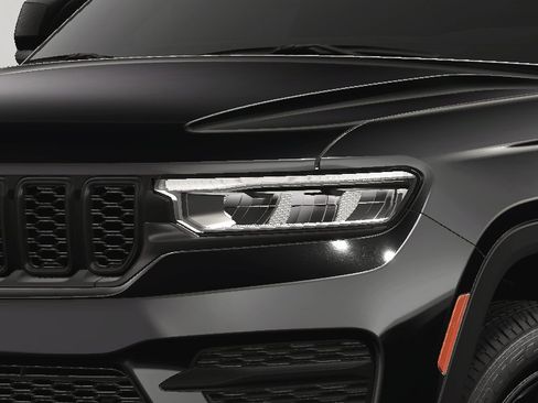 New 2024 Jeep Grand Cherokee Altitude image 13