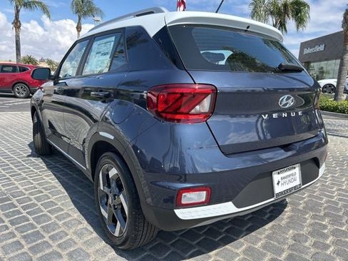 New 2026 Hyundai Venue SEL FWD image 3