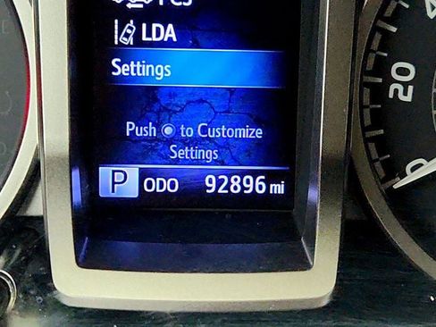 Used 2018 Toyota Tacoma SR5 image 15