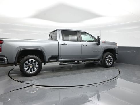 Used 2025 Chevrolet Silverado 2500 LT AWD/4WD image 4