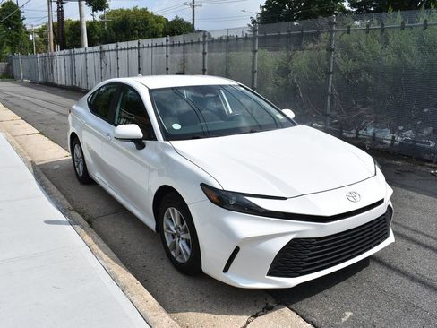 Used 2025 Toyota Camry LE w/ Convenience Package AWD/4WD image 4