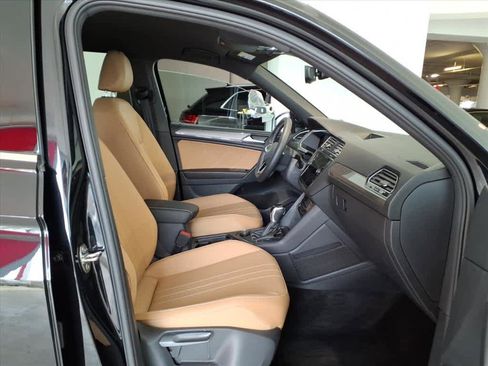 Used 2023 Volkswagen Tiguan SE image 21