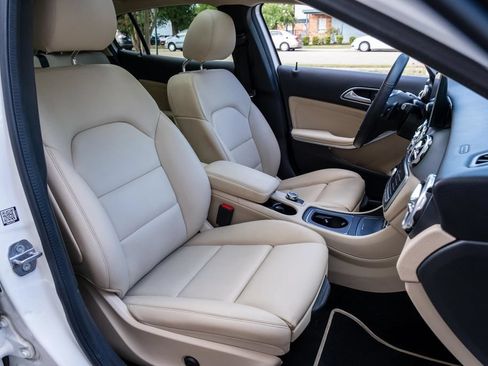 Used 2019 Mercedes-Benz GLA 250 4MATIC image 32