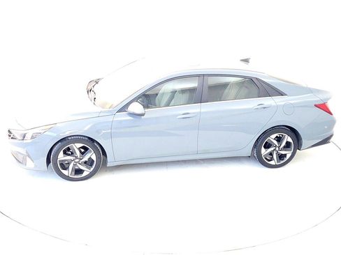 Used 2022 Hyundai Elantra Limited image 15
