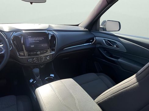 Used 2023 Chevrolet Traverse LT image 24