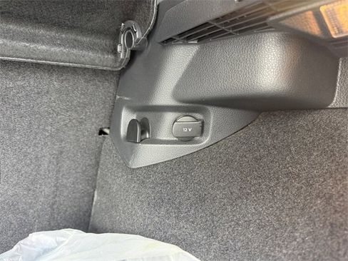 Used 2018 Volkswagen Golf R 4-Door image 18