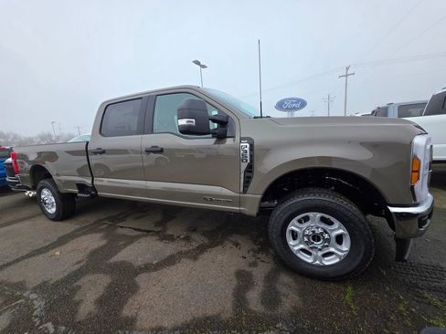 New 2026 Ford F350 XLT w/ FX4 Off-Road Package image 8