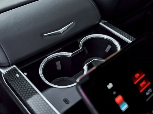 Used 2026 Cadillac Escalade ESV V image 64