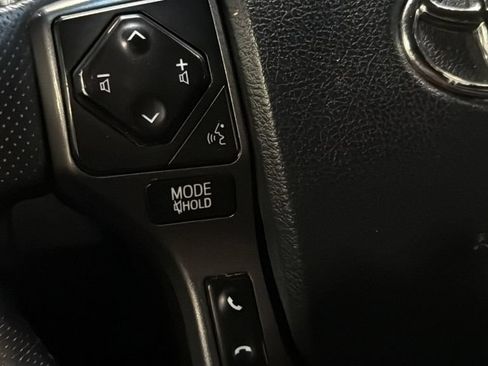 Used 2016 Toyota Tacoma SR5 AWD/4WD image 21