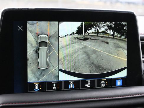 Used 2023 Chevrolet Suburban RST w/ Luxury Package image 13