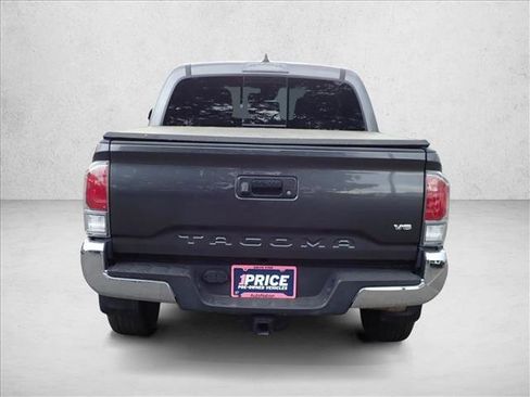 Used 2021 Toyota Tacoma TRD Off-Road image 3