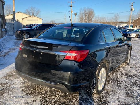 Used 2013 Chrysler 200 Limited image 3