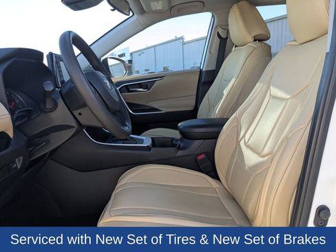 Used 2022 Toyota RAV4 XLE image 14