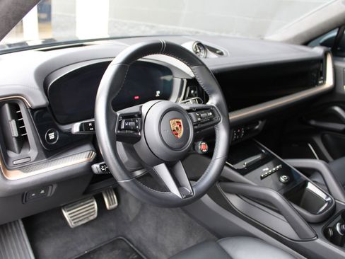 Certified 2024 Porsche Cayenne Turbo GT image 4