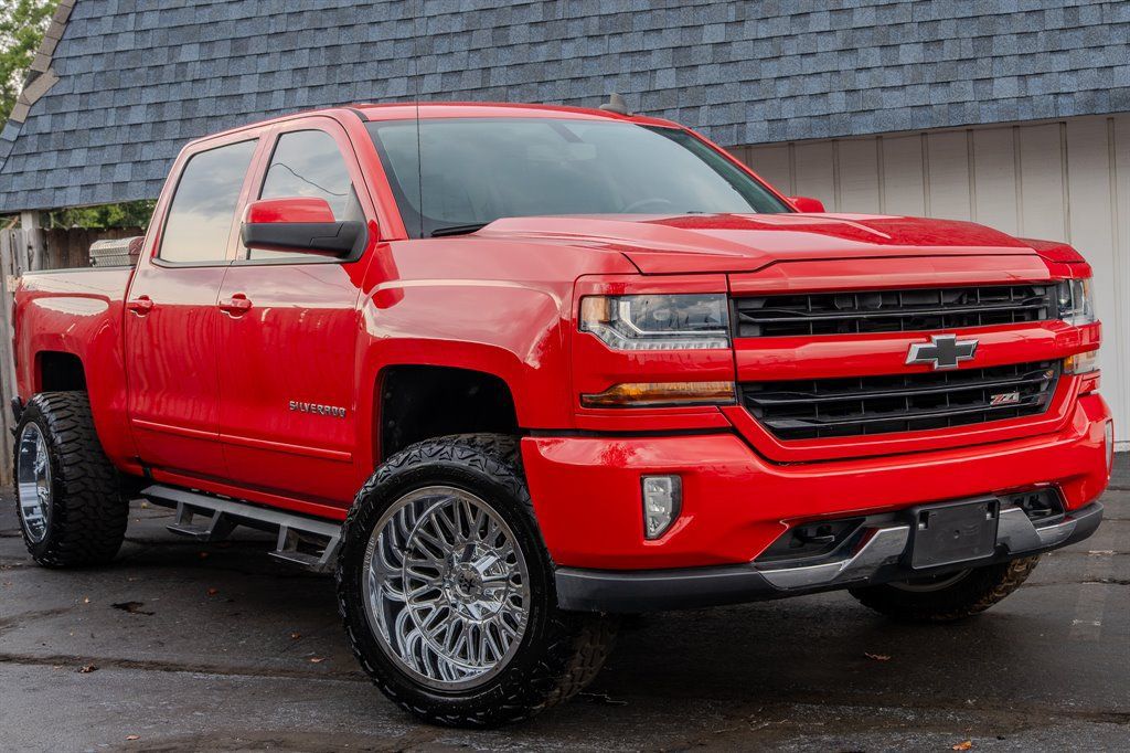 Used 2018 Chevrolet Silverado 1500 LT w/ All Star Edition AWD/4WD image 7
