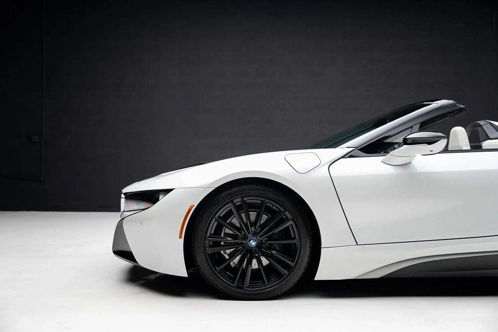 Used 2019 BMW i8 Roadster AWD/4WD image 18