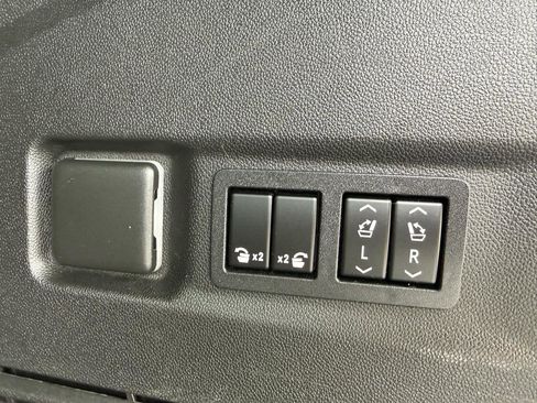 Used 2022 GMC Yukon XL Denali image 20