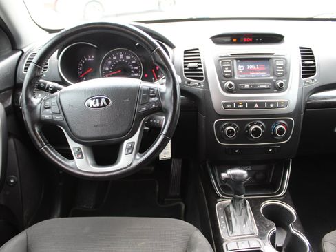 Used 2014 Kia Sorento LX AWD/4WD image 23