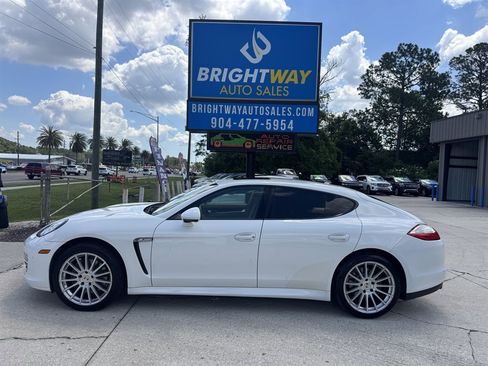 Used 2012 Porsche Panamera 4 image 2