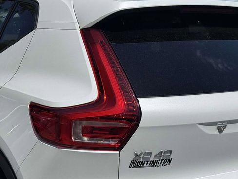 Used 2022 Volvo XC40 T5 Momentum w/ Premium Package AWD/4WD image 13