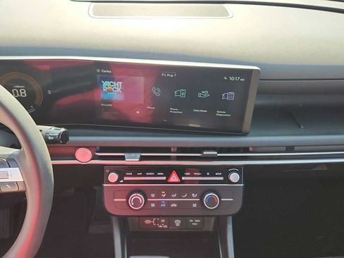 Used 2025 Hyundai Santa Cruz SE FWD image 34