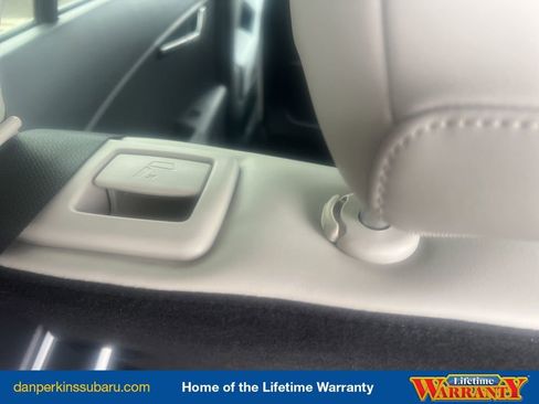 Used 2025 Kia Niro EX Touring image 50