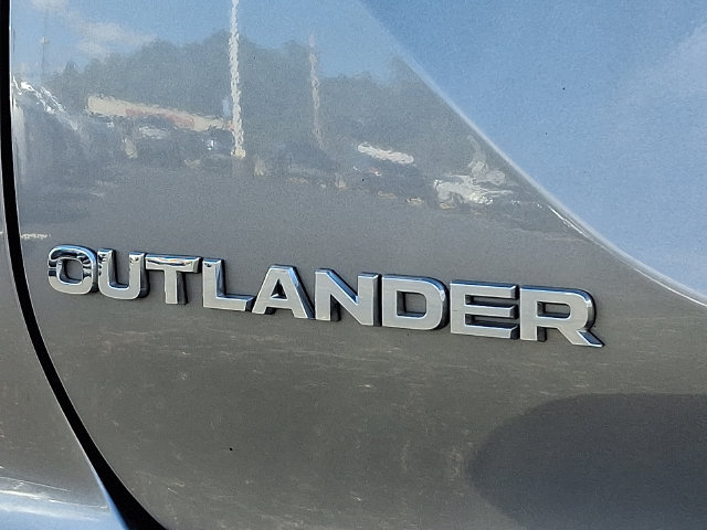 Used 2023 Mitsubishi Outlander SE AWD/4WD image 30