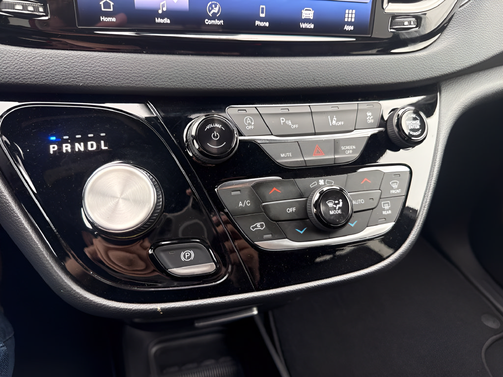 Used 2026 Chrysler Pacifica Select FWD image 21