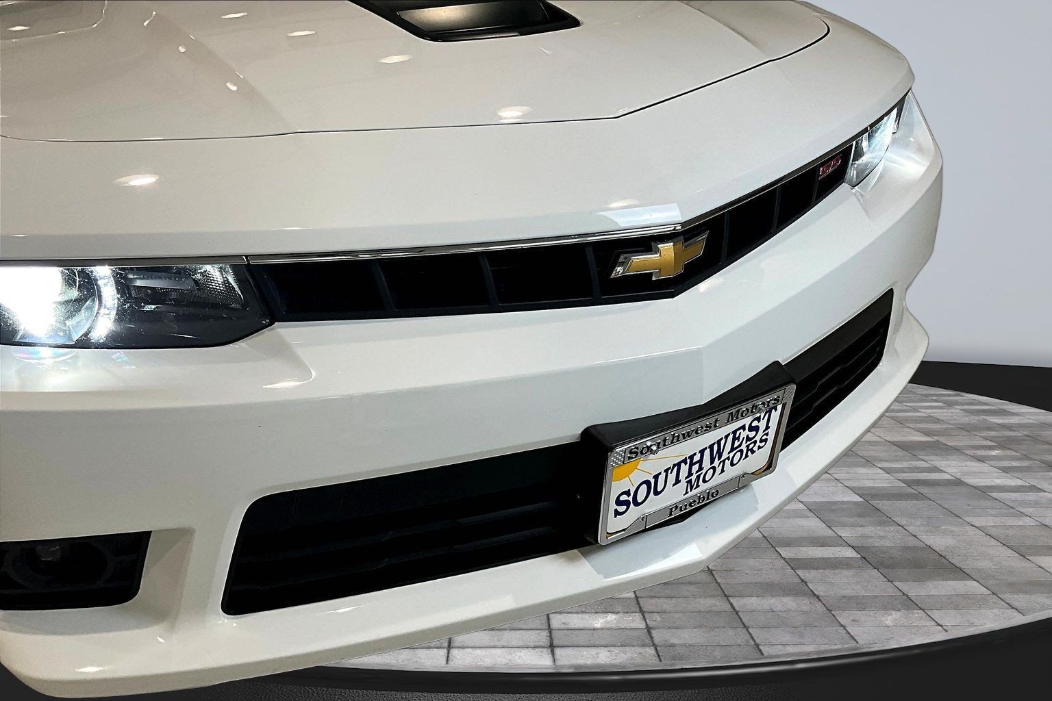 Used 2015 Chevrolet Camaro SS w/ RS Package RWD image 32
