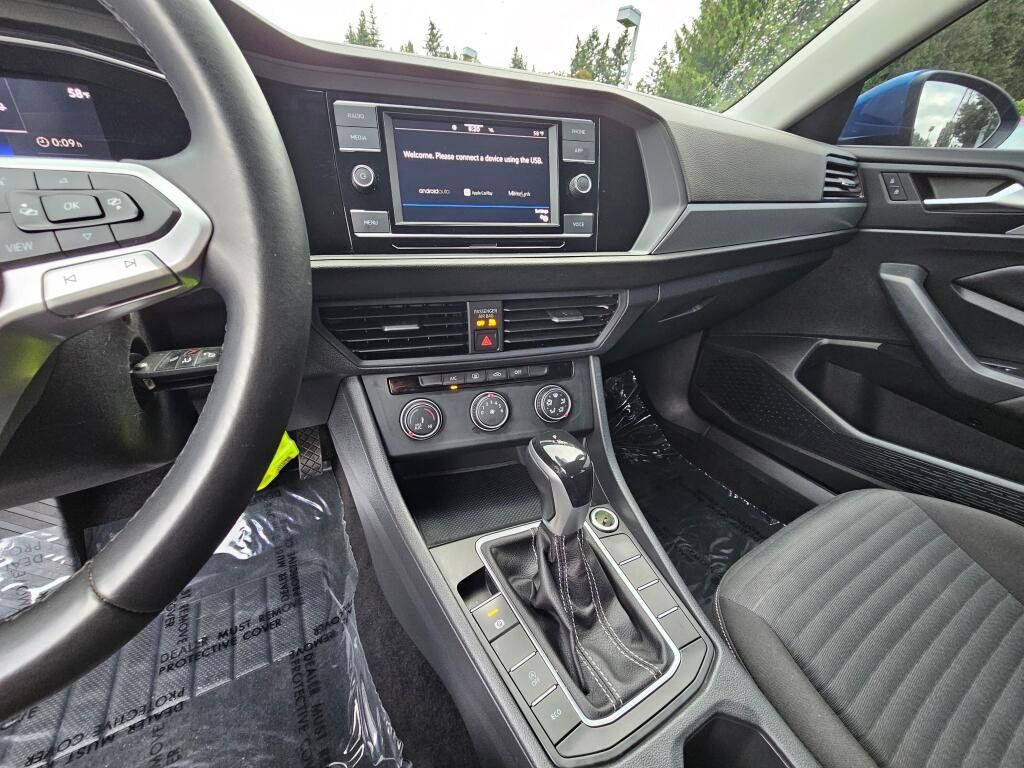 Used 2022 Volkswagen Jetta S FWD image 29