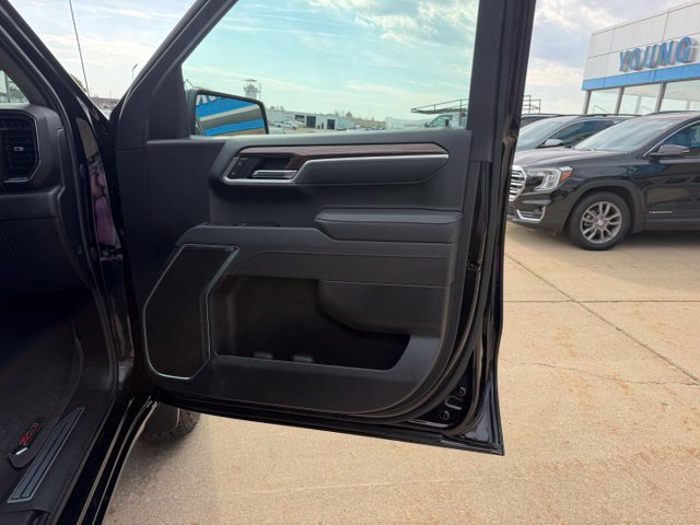 Used 2025 Chevrolet Silverado 1500 RST w/ Z71 Off-Road Package AWD/4WD image 28
