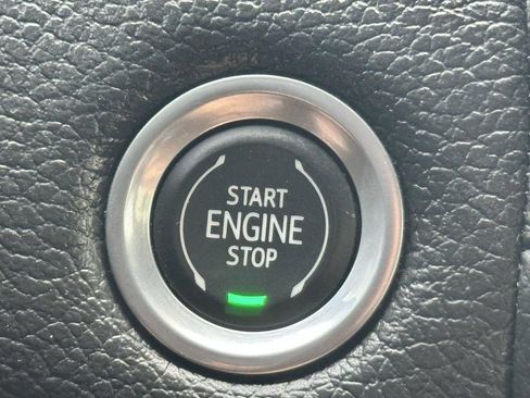 Used 2022 GMC Yukon Denali w/ Advanced Technology Package image 19