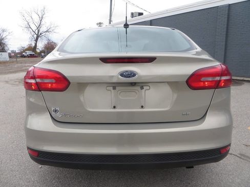 Used 2016 Ford Focus SE image 25