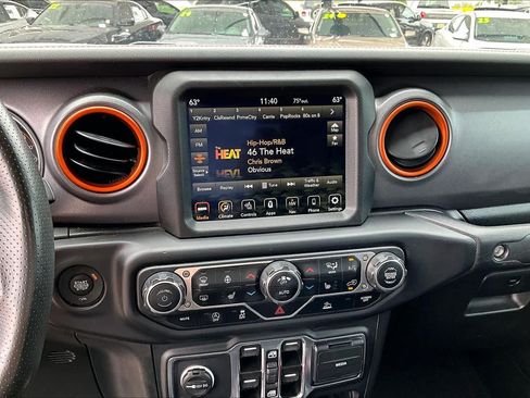 Used 2023 Jeep Gladiator Mojave w/ Cold Weather Group AWD/4WD image 28