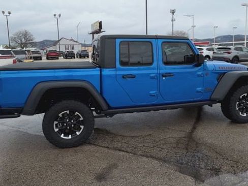 Used 2024 Jeep Gladiator Rubicon w/ Technology Group image 9