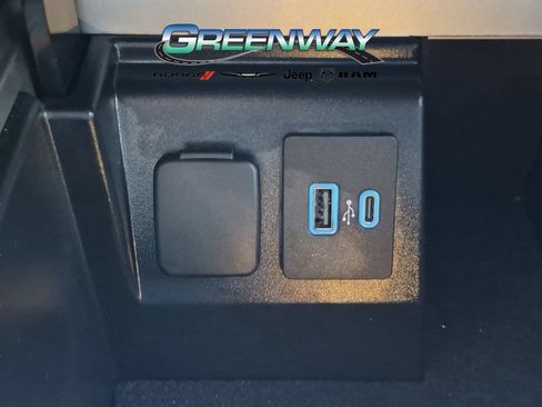 Used 2023 Ford Explorer XLT w/ Equipment Group 202A RWD image 19