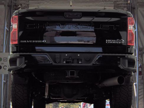 Used 2022 Chevrolet Silverado 3500 High Country w/ Z71 Off-Road Package AWD/4WD image 7