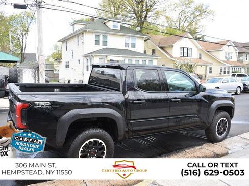Used 2025 Toyota Tacoma TRD Off-Road AWD/4WD image 5